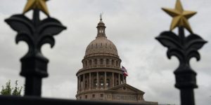 Texas Democrats Arrive in Illinois to Block Vote Back Home on Redrawn House Maps Sought by Trump